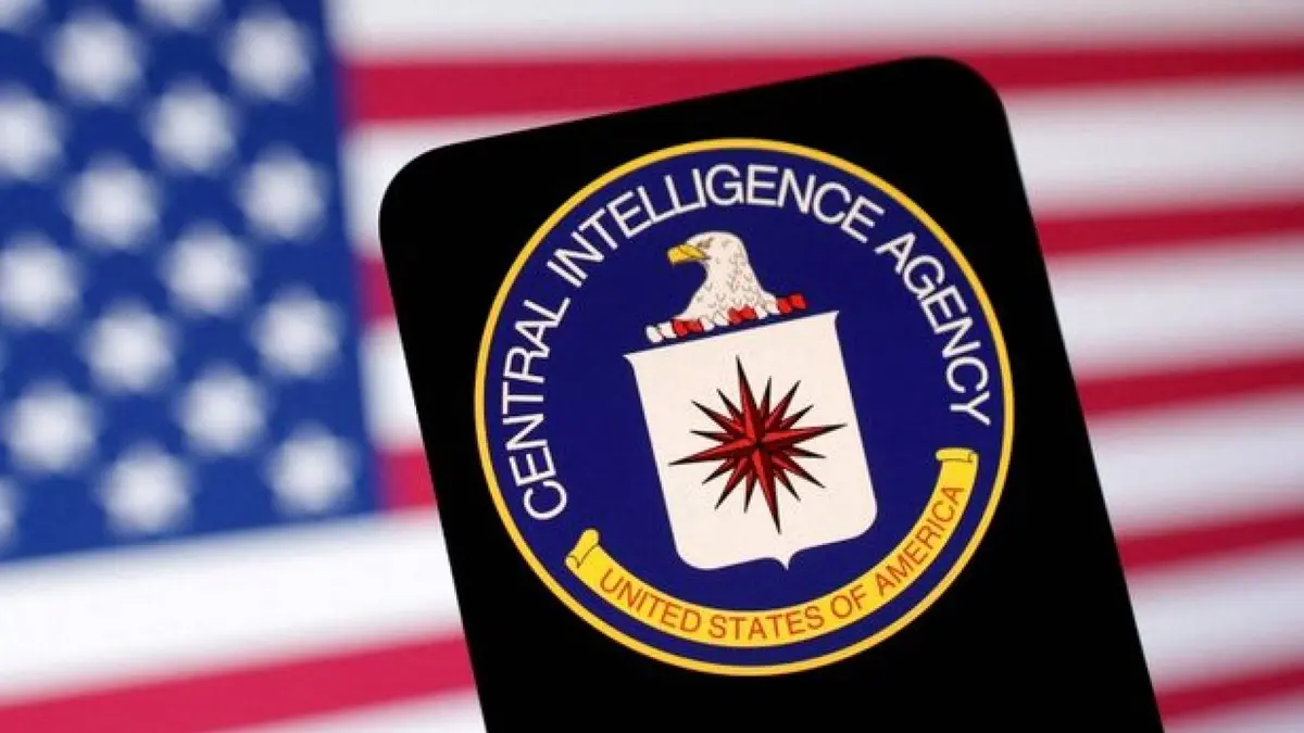 كيف حاولت المخابرات الأمريكية تجنيد عملاء في إيران عبر السوشيال ميديا؟.. تفاصيل "دليل التشفير" والرد الإيراني