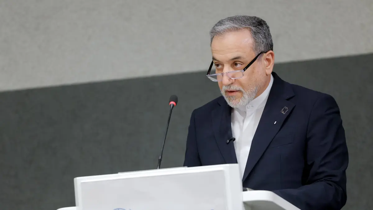 لقاء عراقجي ونظيره العُماني قبل المحادثات بين إيران وأمريكا