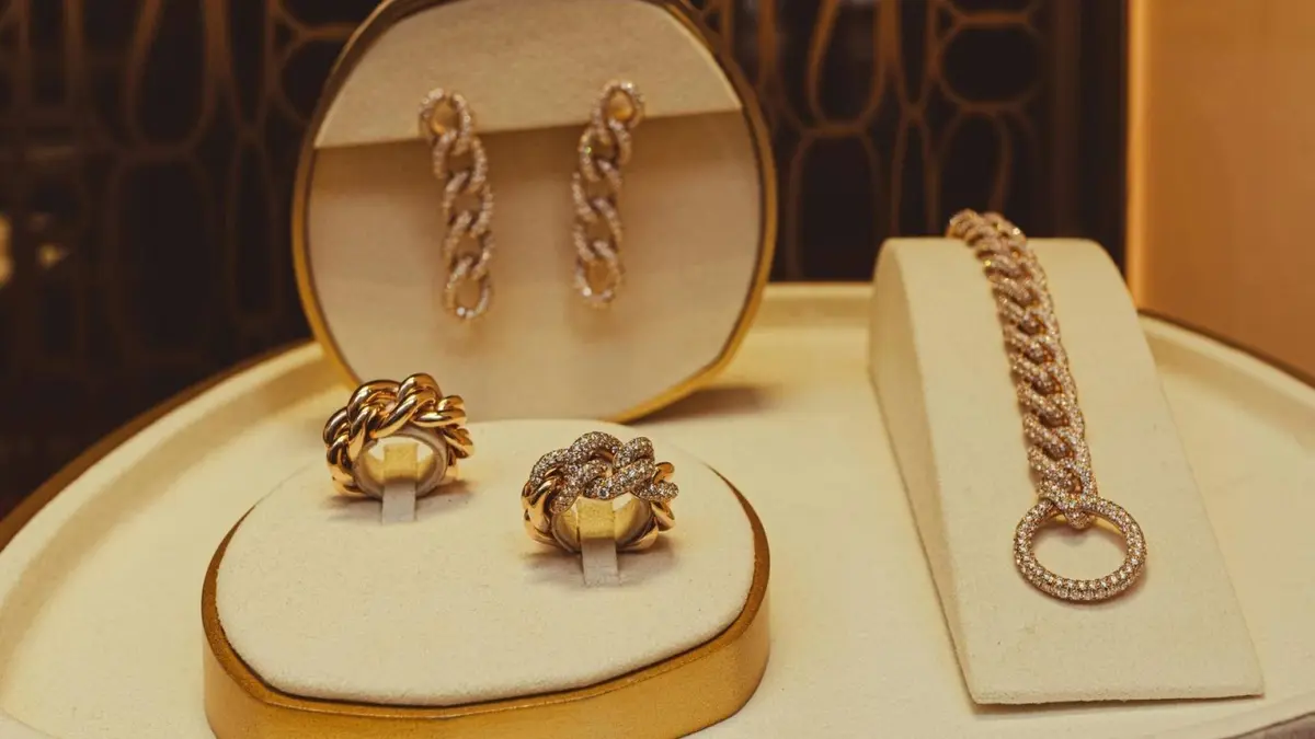 انخفاض أسعار الذهب والليرات الرشادي والإنجليزي في الأردن الخميس