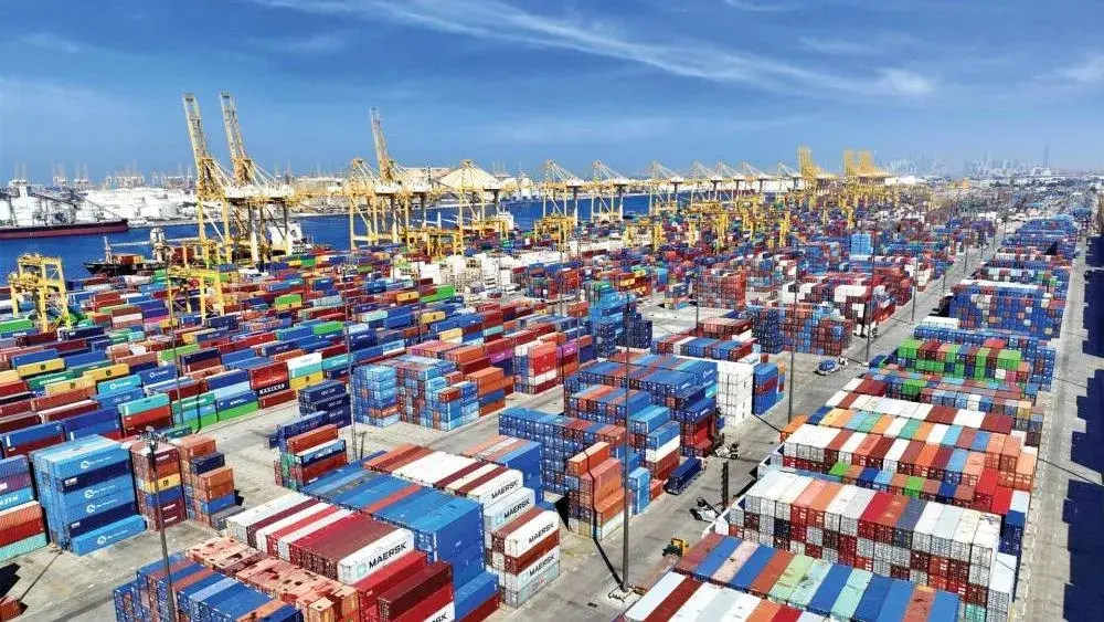 143.28 مليار تجارة الإمارات مع أمريكا في 2025