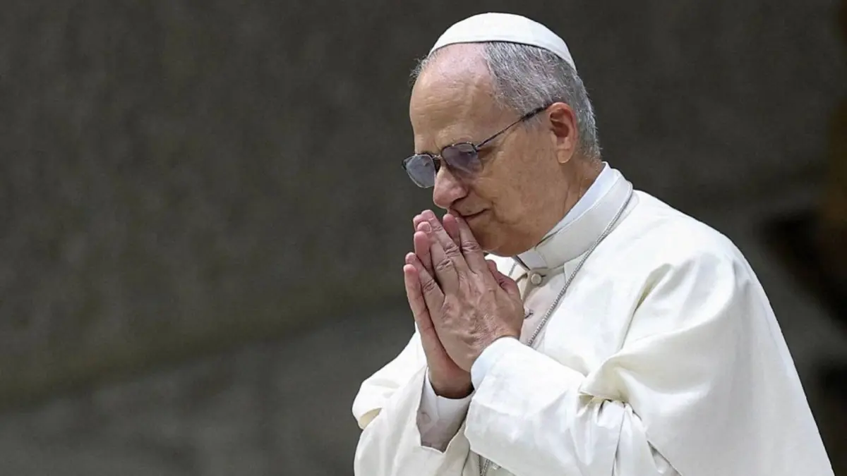 البابا لاون: العقل كالعضلات سيموت إذا استبدلناه بالذكاء الاصطناعي.. ويطالب رجال الدين بعدم استخدامه