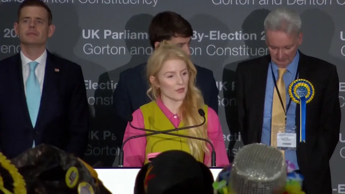 صفعة رمزية لستارمر.. الخضر ينتزعون معقلا تاريخيا للعمال في مانشستر