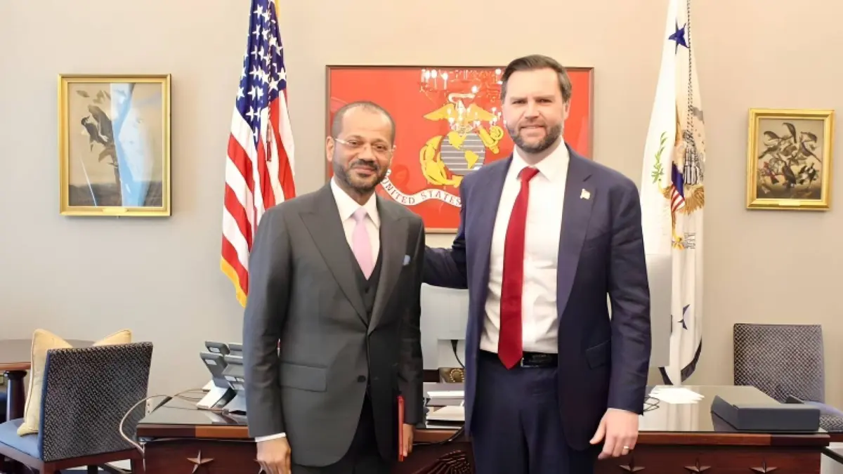 وزير الخارجية العماني: أطلعت نائب الرئيس الأمريكي على تفاصيل المفاوضات والتقدم المحرز حتى الآن