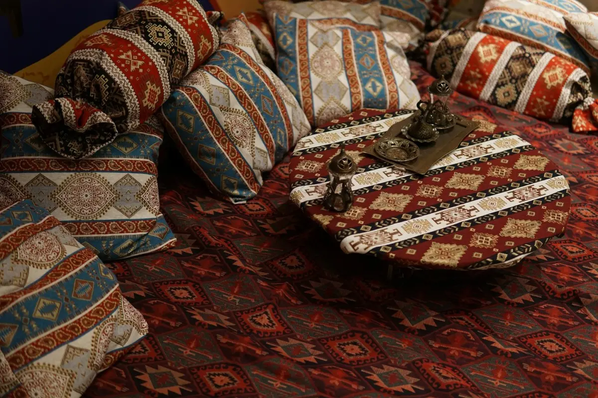 طرق تجهيز جلسة أرضية رمضانية بخطوات بسيطة للمسة تراثية أصيلة