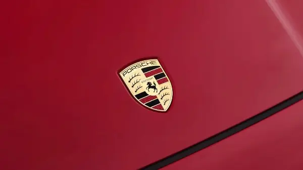 بورش تطرح سيارة 7 راكب لمنافسة آودي Q3