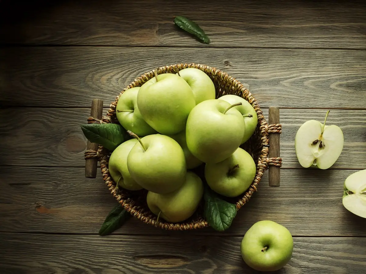 فوائد التفاح في السحور: القيمة الغذائية وأهم العناصر التي يحتويها