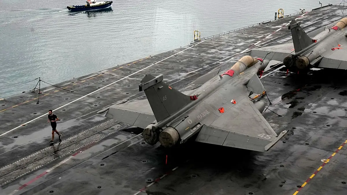 الكرملين يرد على مزاعم علاقة روسيا بالطائرة المسيرة قرب حاملة فرنسية: "تصريحات سخيفة"