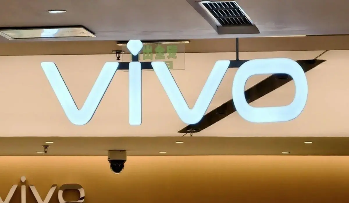 هاشتاق عربي - Vivo تتألق بهاتفها المتطور الجديد