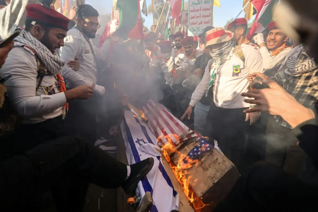 كتائب حزب الله العراقية تدعو مقاتليها للاستعداد لإمكان وقوع "حرب طويلة" في المنطقة