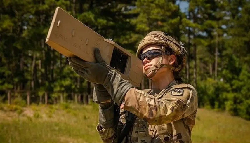 الجيش الأمريكي يُسقط مسيرة تابعة للجمارك باستخدام الليزر - موقع 24