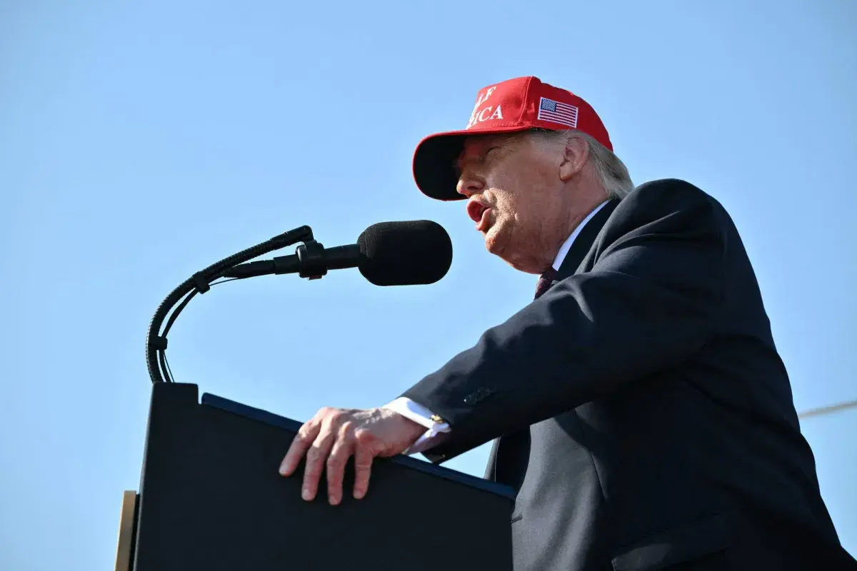 البيت الأبيض: ترمب لا يعتزم إلقاء كلمة اليوم بعد الهجوم على إيران