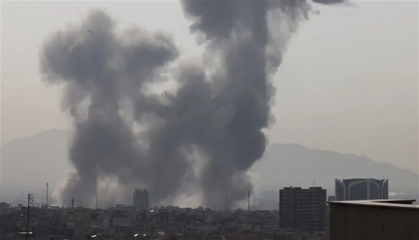 إسرائيل تشن هجوماً على طهران وتستهدف محيط مكتب خامنئي - موقع 24