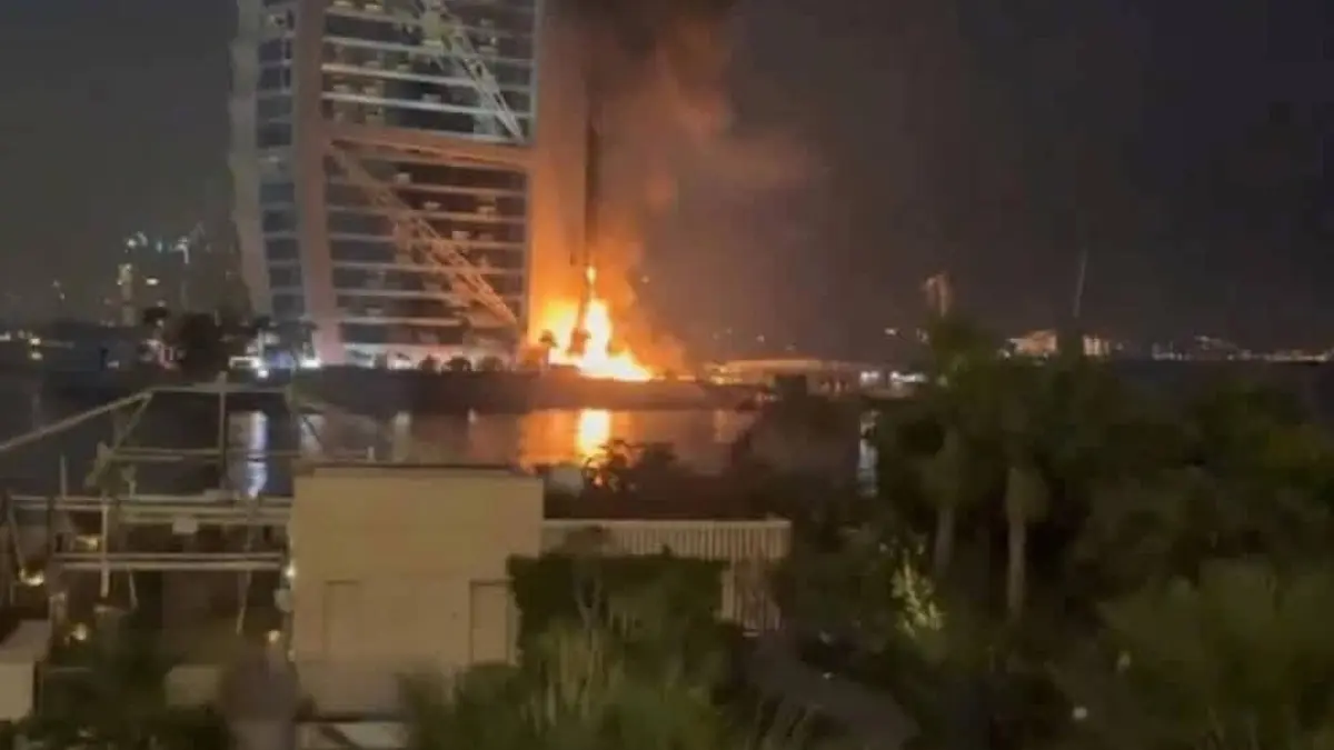 مسيرة إيرانية تستهدف فندق "برج العرب" في دبي