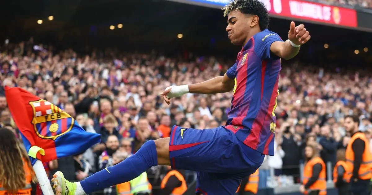 "هاتريك" لامين يامال يقوده إلى 5 أرقام تاريخية في الليغا وأوروبا