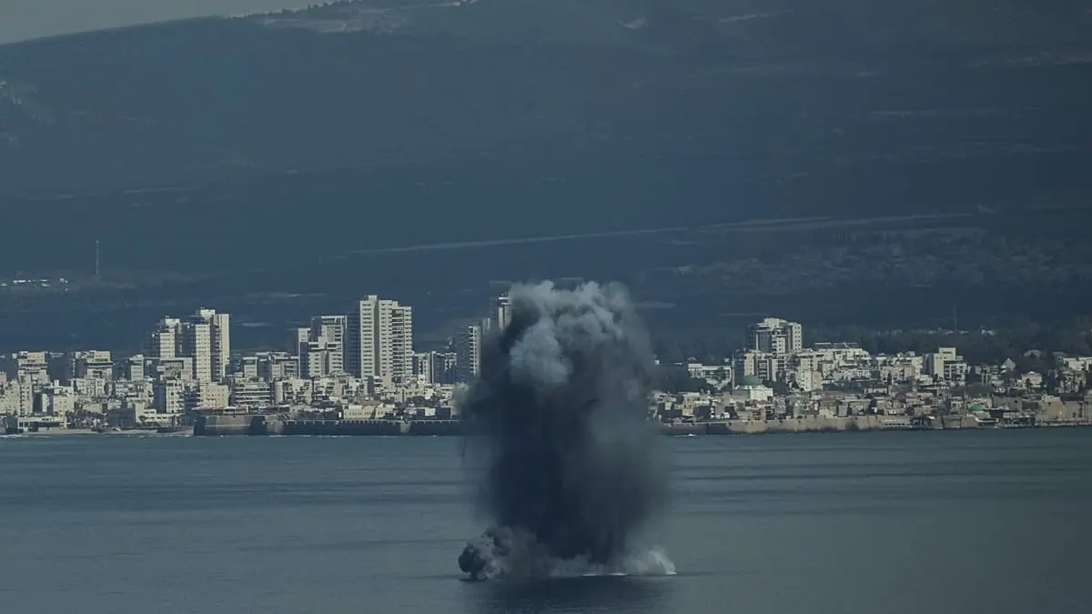 إيران تعلن ضرب قواعد أمريكية ودول الخليج تستنكر استهداف أراضيها