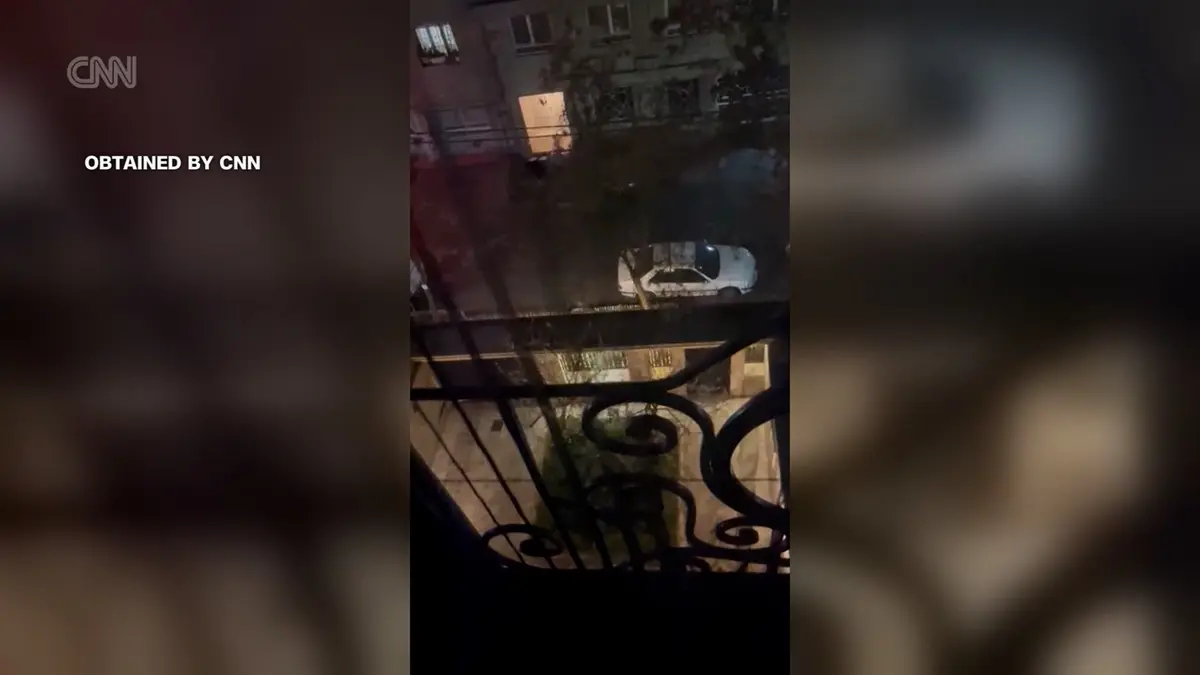 شاهد.. هتافات واحتفالات في طهران عقب أنباء عن مقتل خامنئي