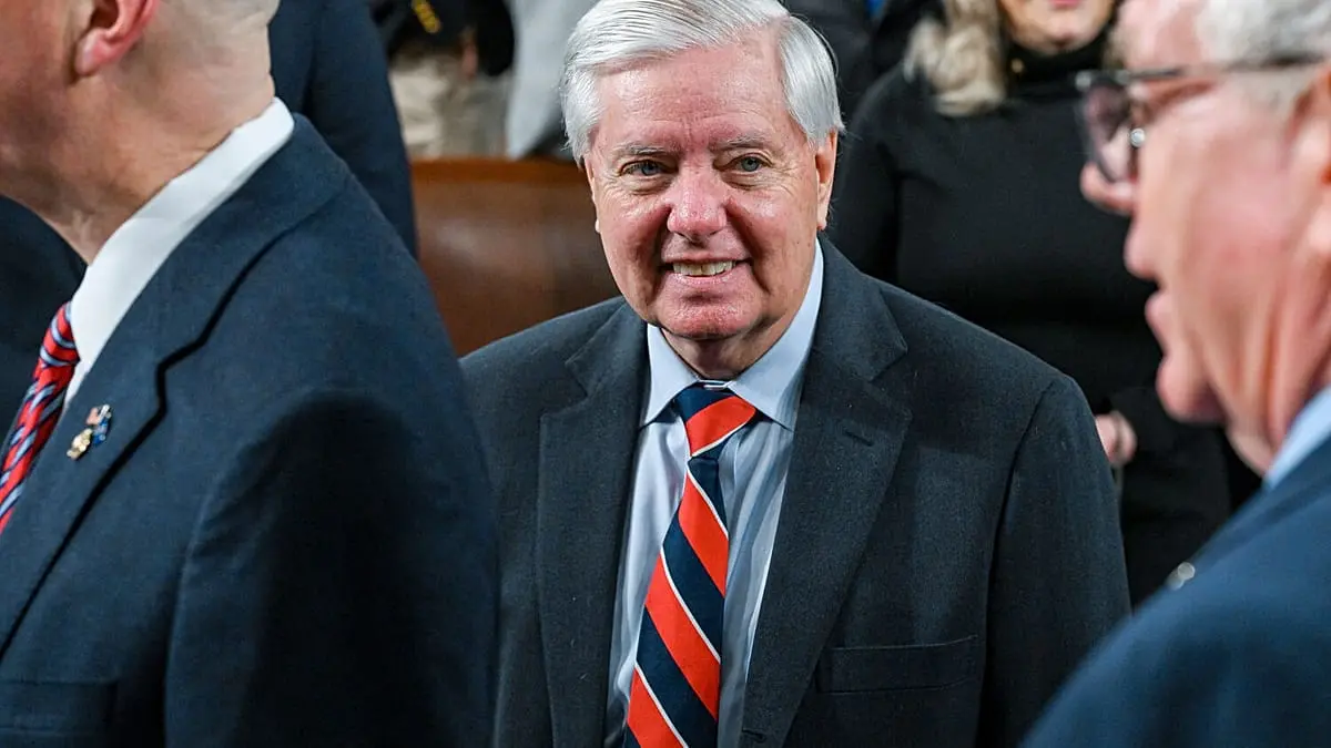 هل كان يعلم؟ السيناتورالجمهوري ليندسي غراهام يشكك في الاتفاق النووي مع طهران ويدعو إلى تغيير النظام