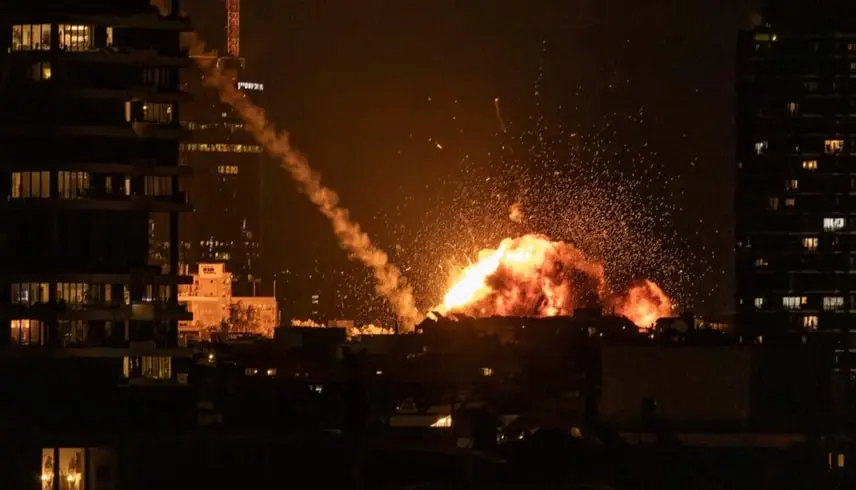 شاهد.. انفجارات في إسرائيل جرّاء هجمات صاروخية إيرانية - موقع 24
