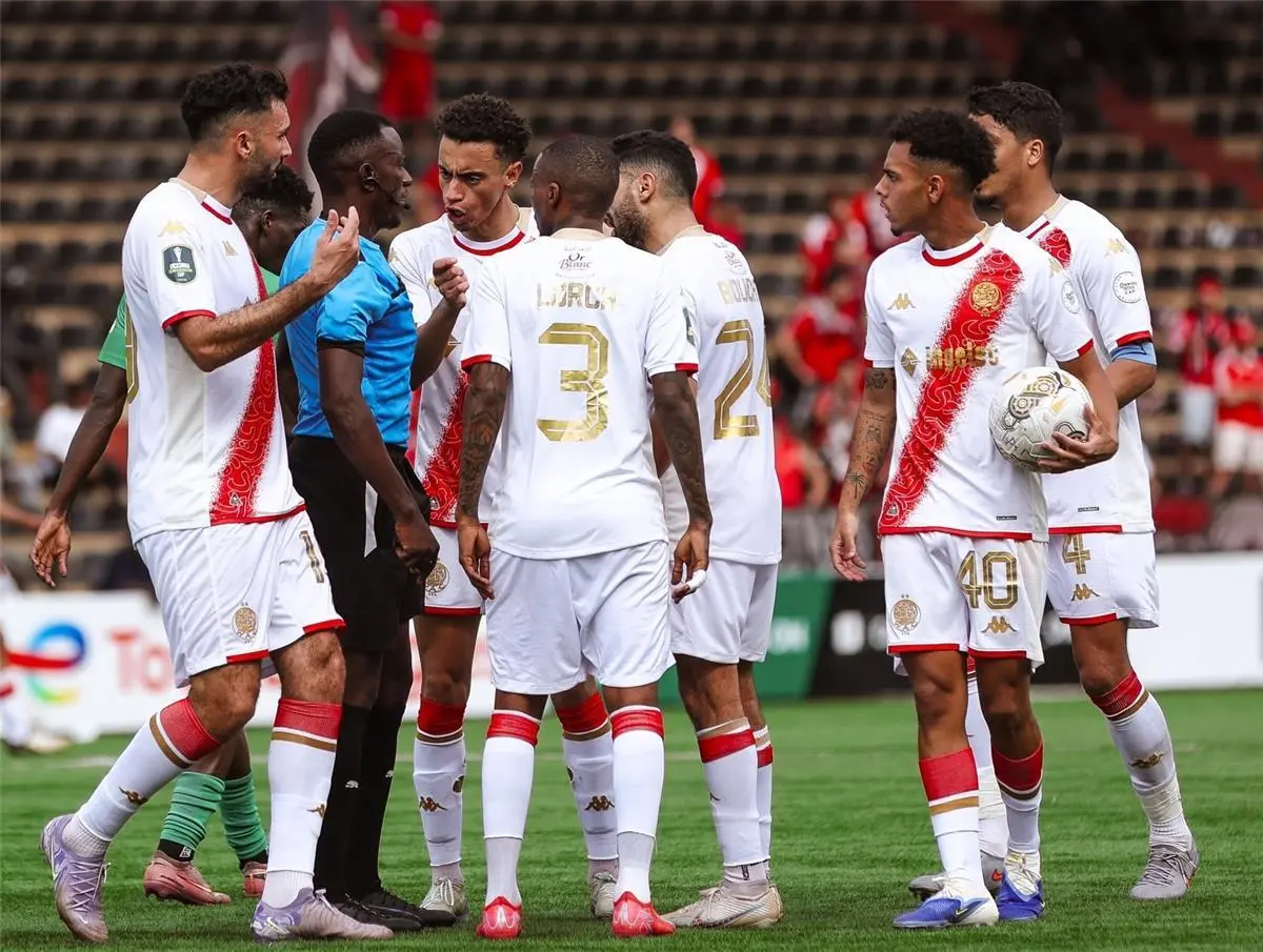 طاقم تحكيم مصري لديربي الوداد وأولمبيك آسفي في كأس الكونفدرالية