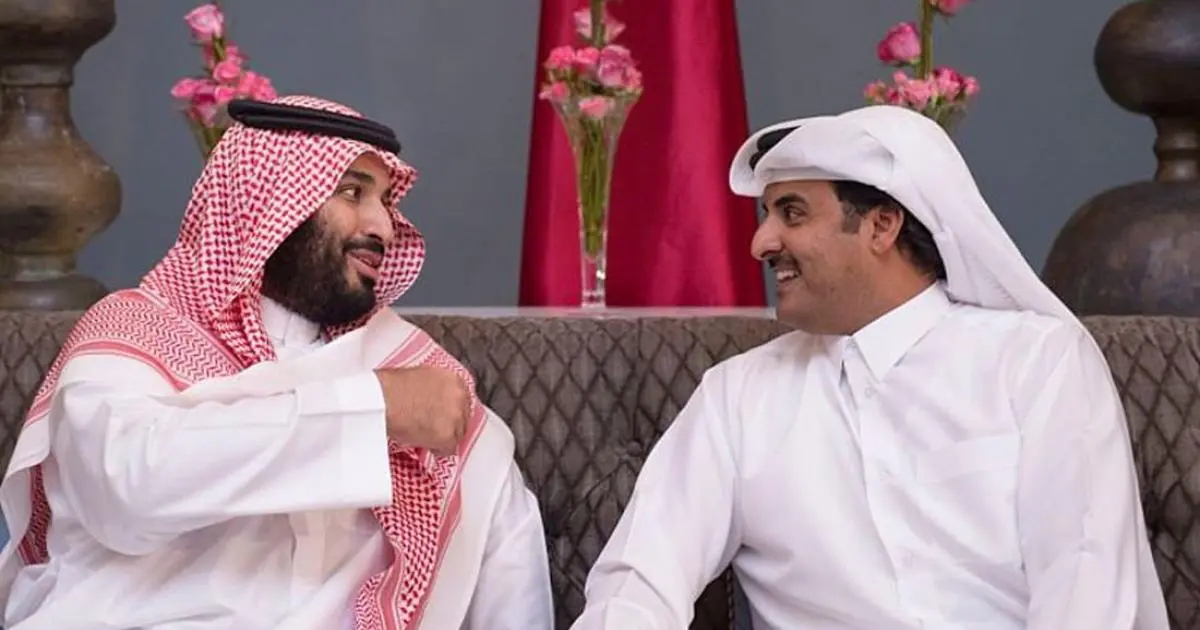أمير قطر يتلقى دعماً سعودياً وفرنسياً بعد القصف الإيراني