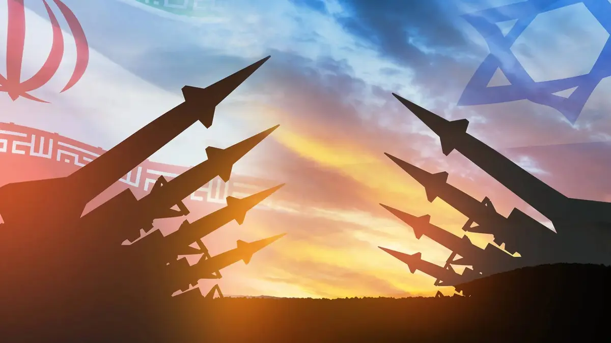 المنطقة على فوهة بركان.. تل أبيب تعلن بدء "هجوم استباقي" وانفجارات تهز طهران