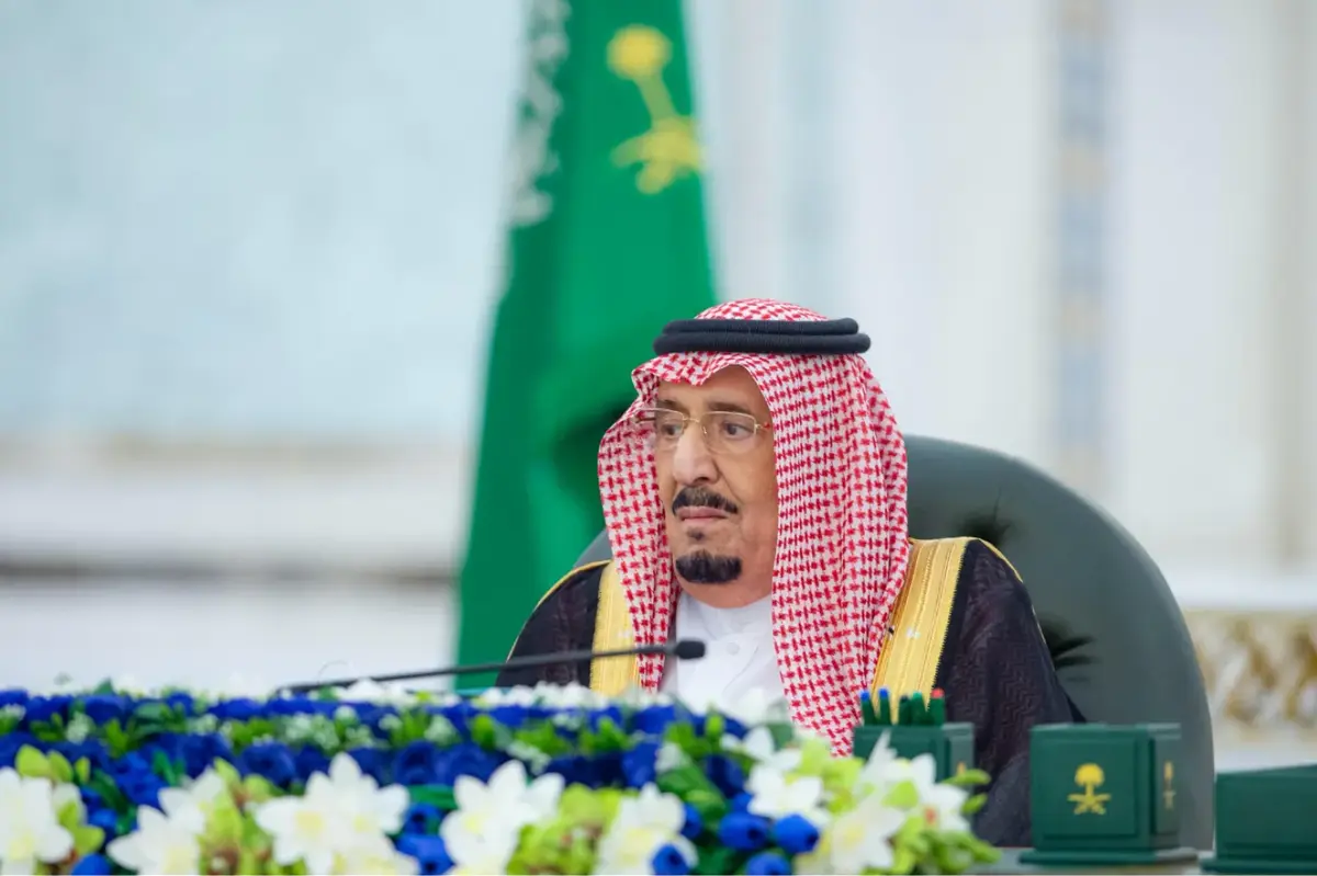 كما هي عادة المملكة عند الشدائد : الملك سلمان يوجه باستضافة الخليجيين العالقين في مطارات السعودية