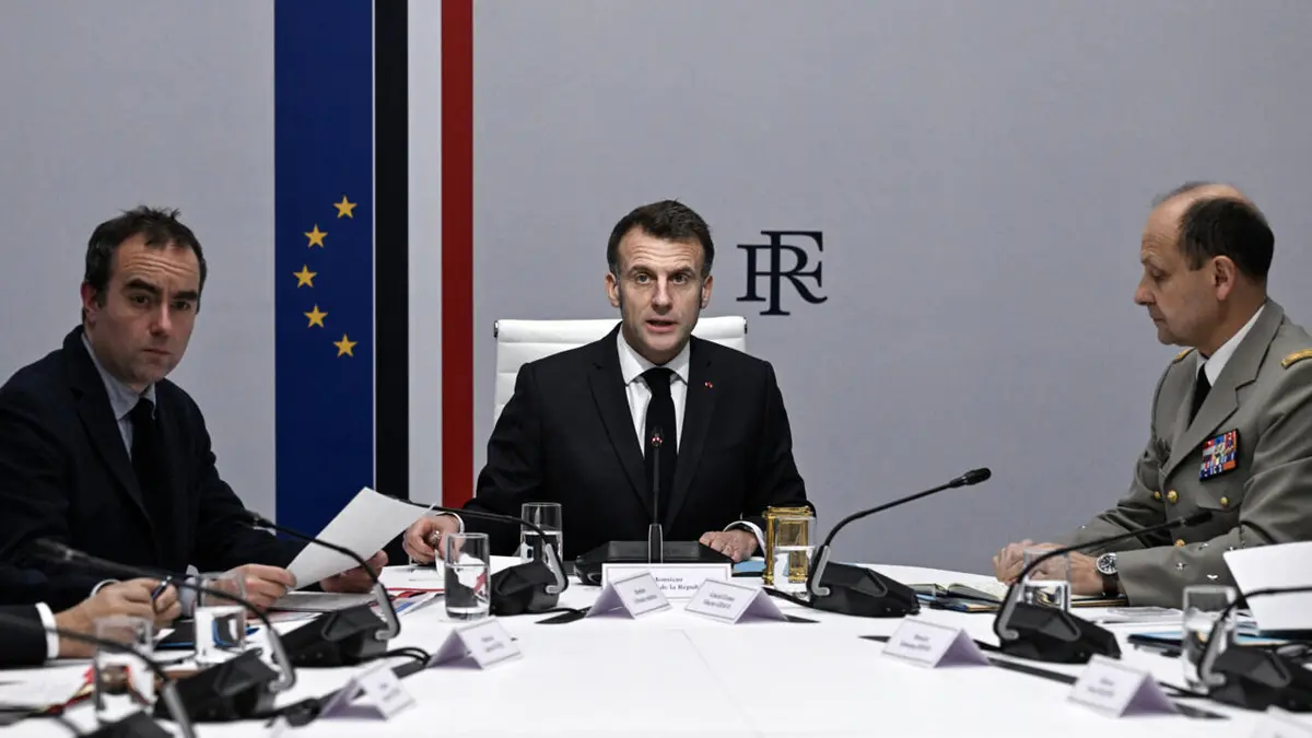 إيمانويل ماكرون: فرنسا "لم يتم إخطارها ولم تشارك" في الضربات على إيران