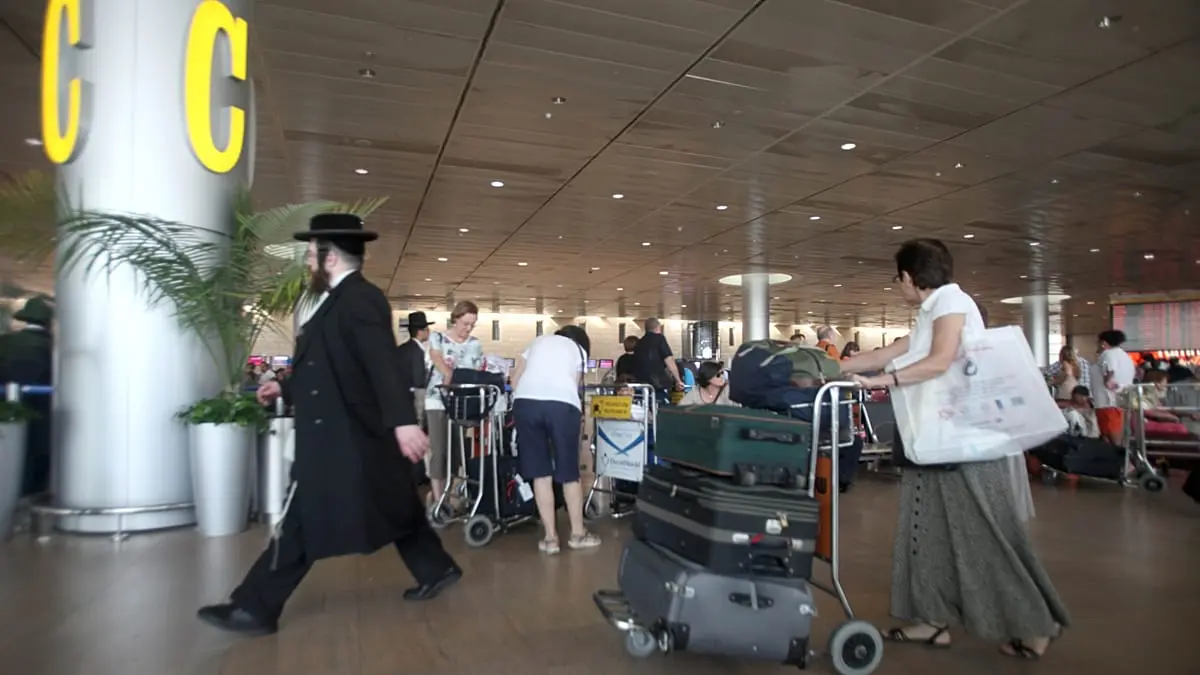 تزامناً مع الرد الإيراني: مغادرة جماعية للطائرات من مطار بن غوريون وتوقف حركة الوصول