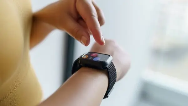 زهرة الخليج - استخدمي التكنولوجيا للعناية بنفسكِ.. خلال رمضان