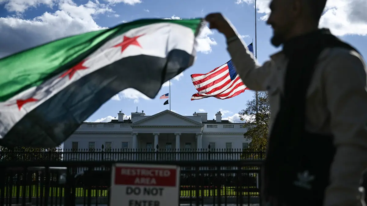 ترامب يطلب إلغاء الحماية القانونية عن المهاجرين السوريين بأمريكا