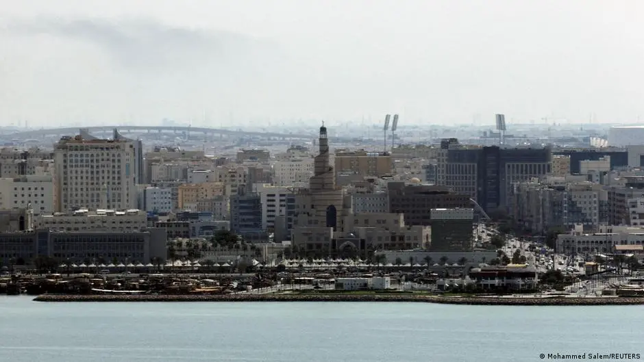 سماع دويّ انفجارات في عواصم خليجية وإغلاق مجالات جوية