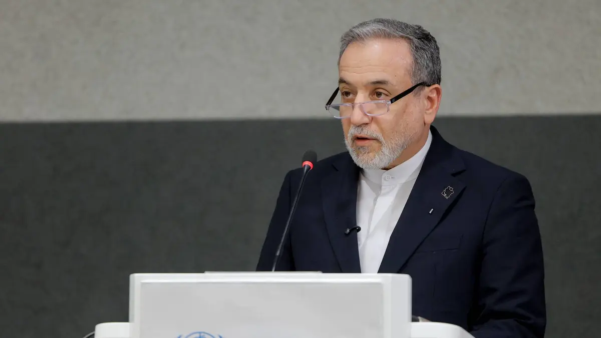 عراقجي يحذر دول الجوار: أي مشاركة في العدوان تجعل أراضيكم "أهدافا مشروعة" و الحرب تستهدف المنطقة بأسرها