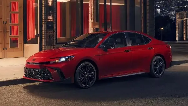 كل ما تريد معرفته عن تويوتا كامري 2026 الجديدة.. صور