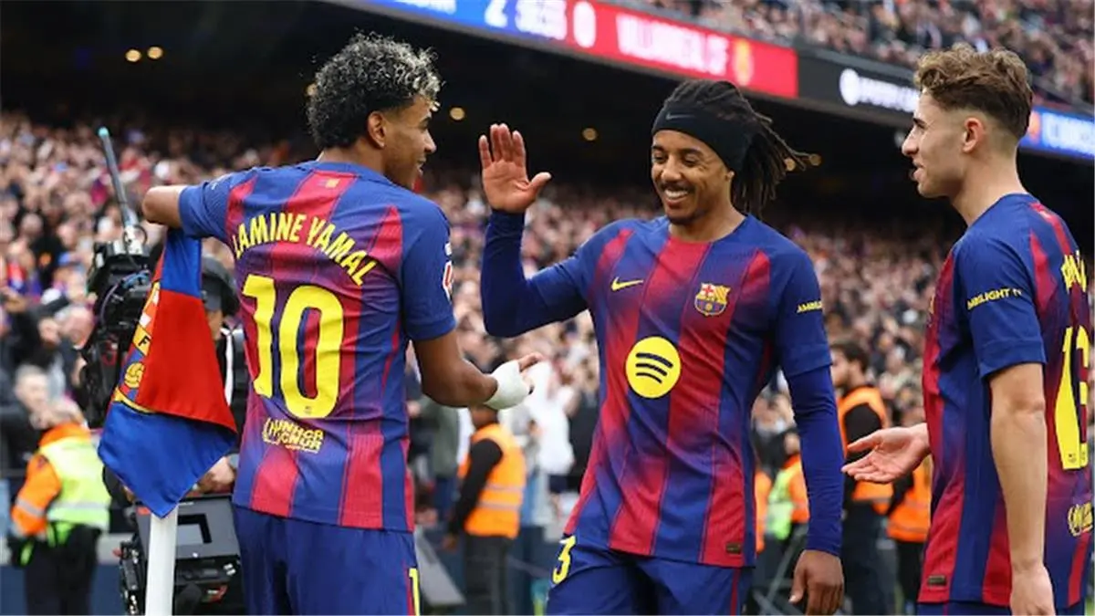 هاتريك لامين يامال يقود برشلونة لتجاوز عقبة فياريال في الدوري الإسباني