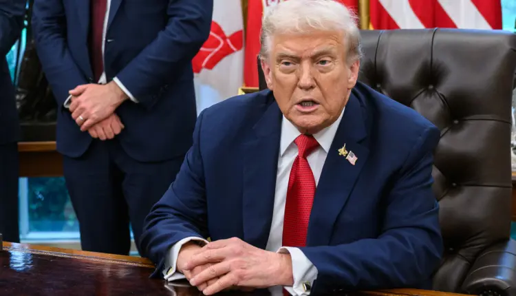 ترامب يعلن مقتل المرشد الإيراني علي الخامنئي