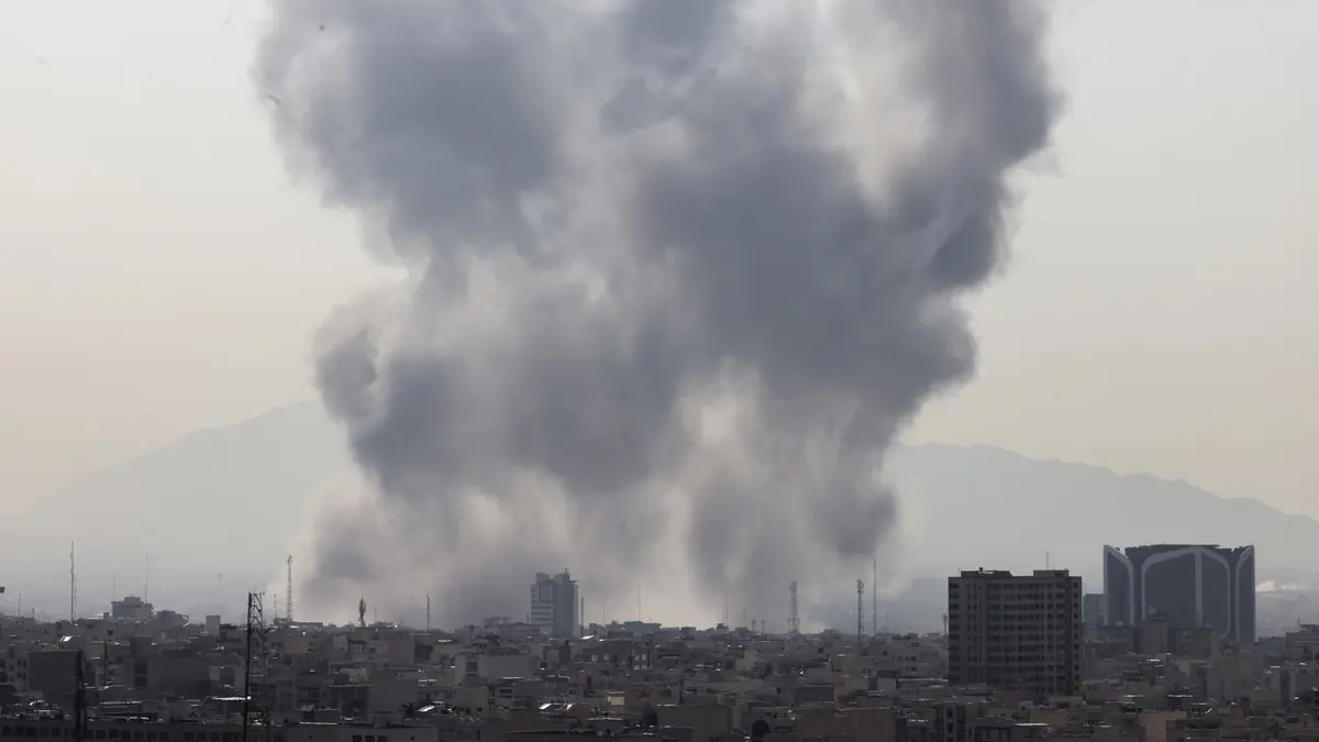 الى جانب إسرائيل.. مسؤول أمريكي: الولايات المتحدة تشنّ غارات على إيران