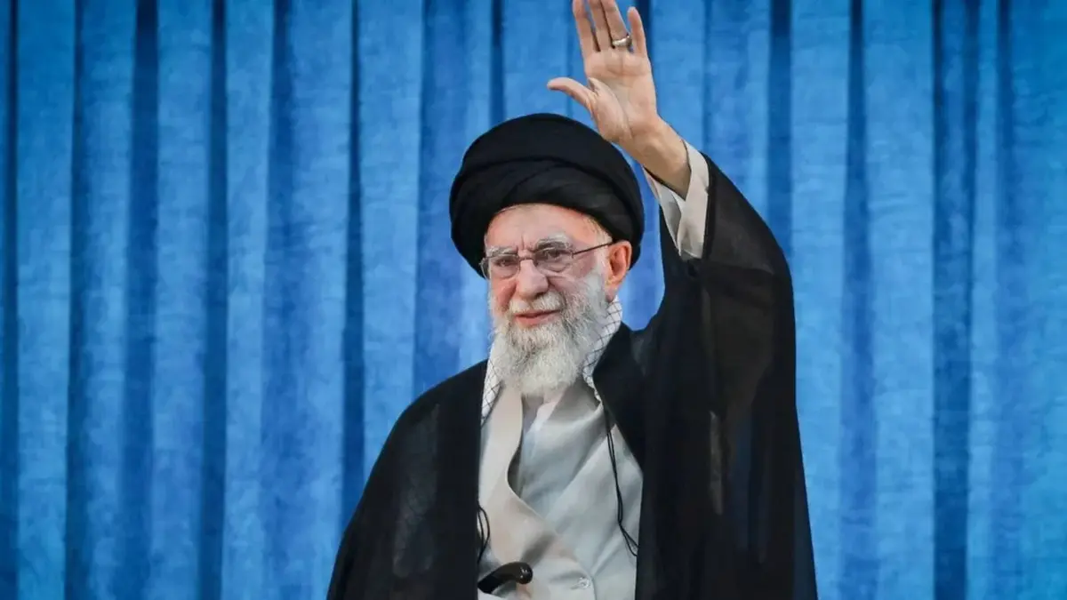 "رويترز" عن مسؤول: نقل المرشد الإيراني علي خامنئي إلى مكان آمن خارج طهران