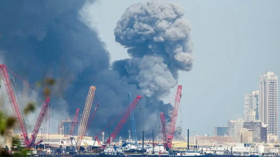 إيران تضرب في دول الخليج ...مخاوف من حرب إقليمية واسعة