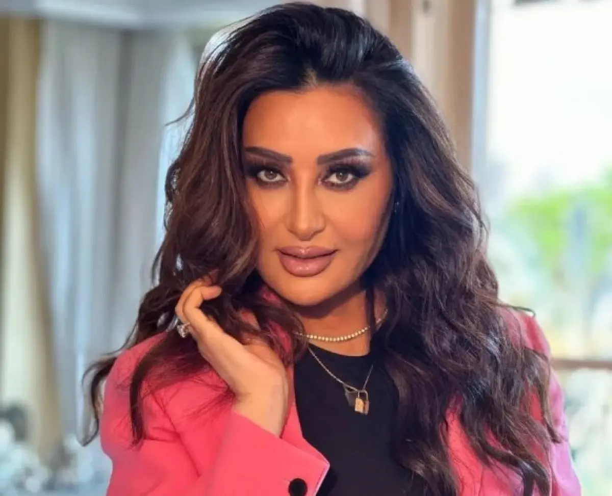 لطيفة باكية: دخلت مصحة للعلاج النفسي لمدة شهرين بعد وفاة والدتي