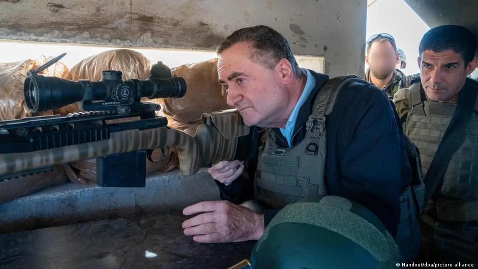 وزير الدفاع الإسرائيلي: إسرائيل شنت هجوماً وقائياً ضد إيران