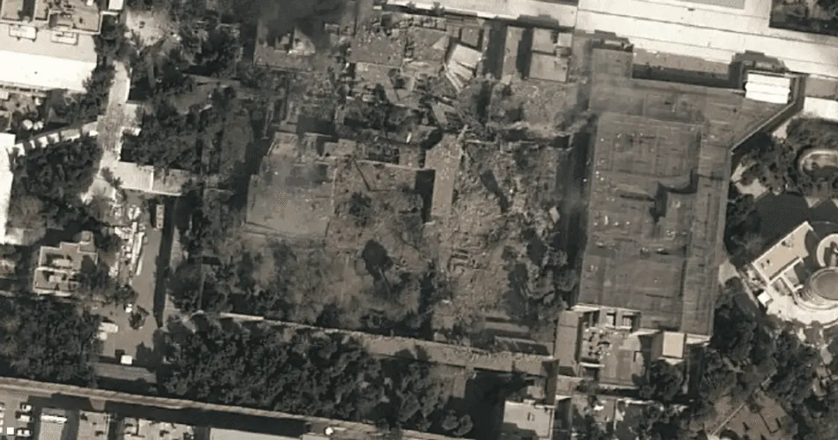 صور أقمار صناعية تكشف آثار دمار في مجمع خامنئي