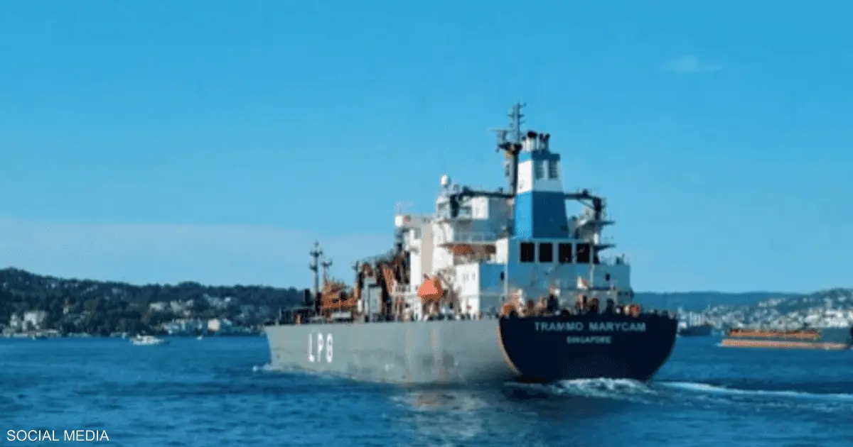 الحوثيون يقررون استئناف الهجمات على السفن في البحر الأحمر