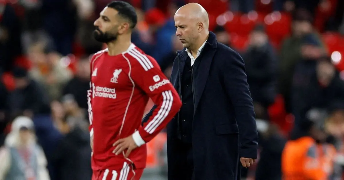 رغم الفوز في 3 مباريات متتالية.. سلوت لا يشعر بالرضا عن ليفربول