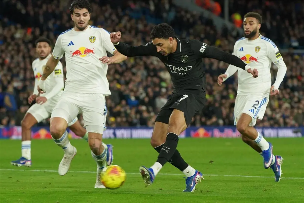 شبكة إنجليزية عن عمر مرموش: أثار الإعجاب لسبب ما أمام ليدز يونايتد