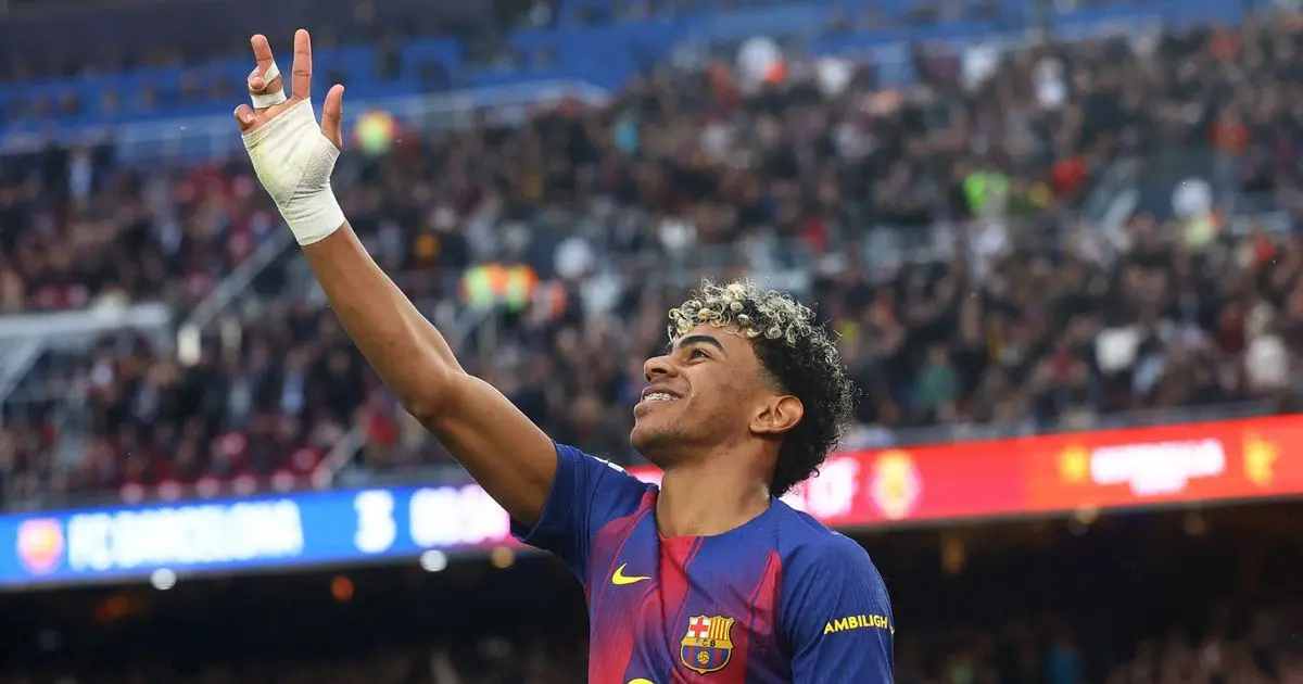 أول "هاتريك" للامين يامال في فوز مريح لبرشلونة على فياريال