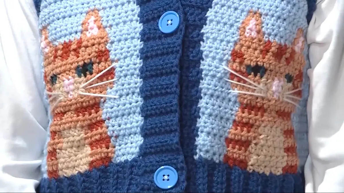 أهلاً بك في أول عرض أزياء مستوحى من القطط