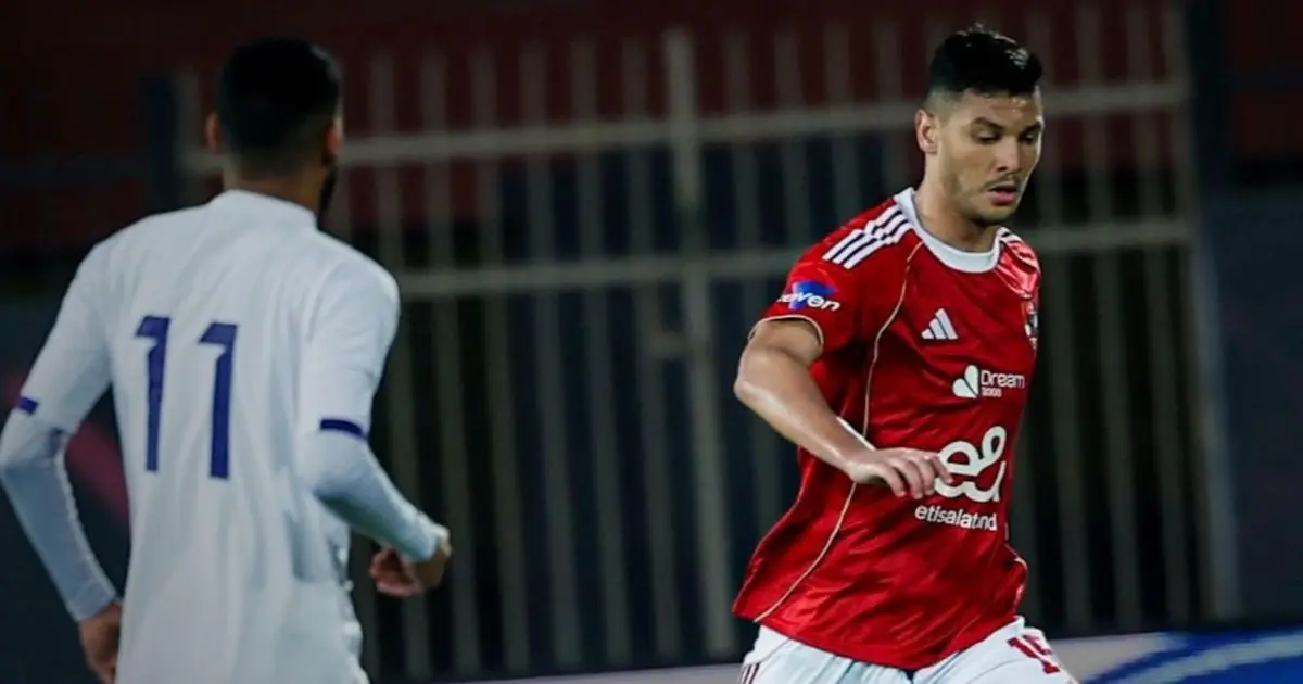 الأهلي يرضخ لتهديد أشرف داري ويوافق على عودته إلى أوروبا