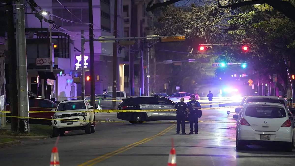 رعب في تكساس.. إطلاق نار جماعي يوقع 14 جريحاً في أوستن واعتقال أحد المنفذيْن