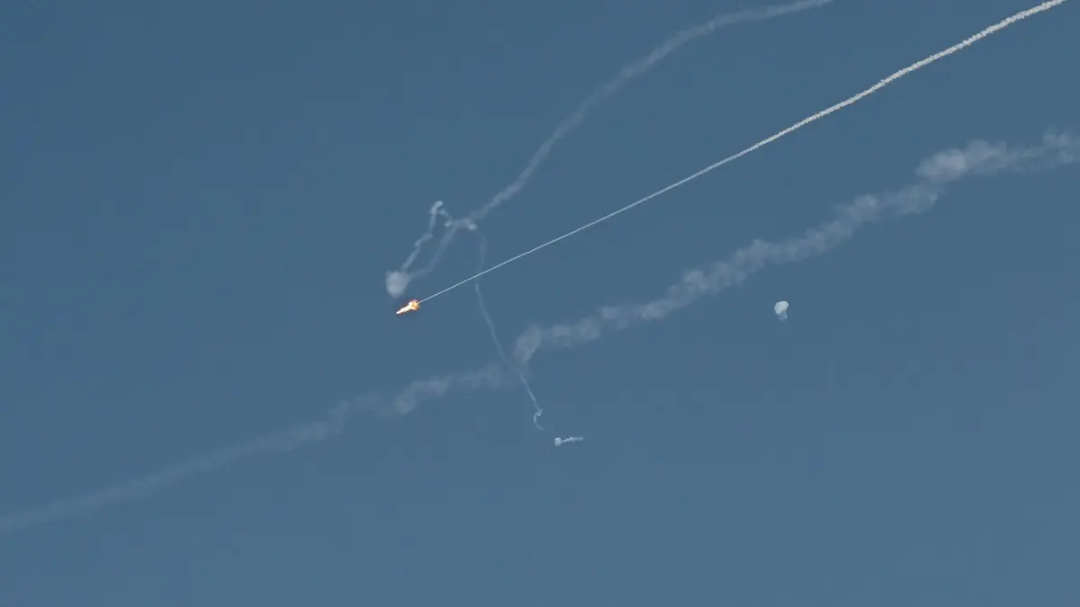 "أخطأ العنوان"..أنور قرقاش يعلق على عدوان إيران بدول الخليج