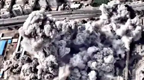 علي خامنئي: إيران تبدأ بتعيين قادة جدد خلفاً للذين قُتلوا، وسط استمرار تبادل الضربات بين أطراف الحرب - BBC News عربي